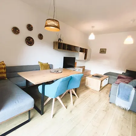 Flamind Mit Garten Und Grill