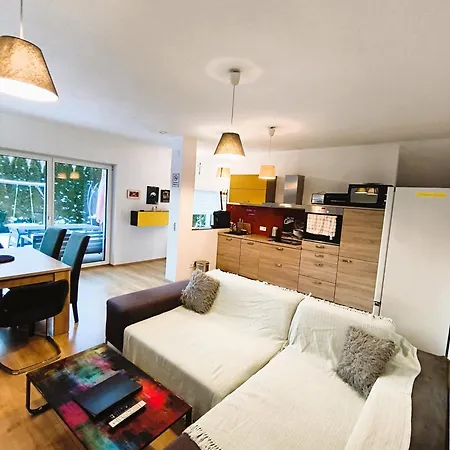 Flamind Mit Garten Und Grill *