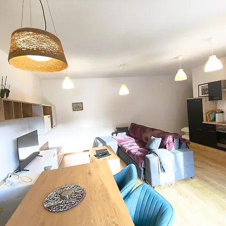 Flamind Mit Garten Und Grill