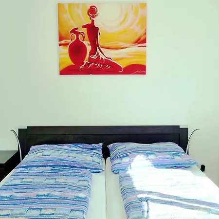 Flamind Mit Garten Und Grill