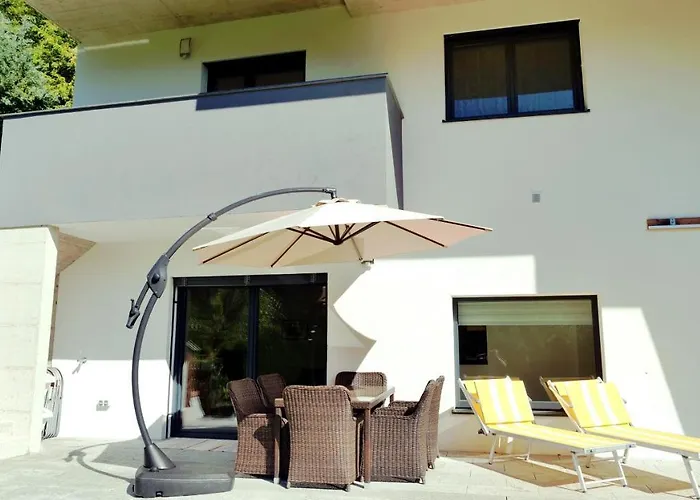 Flamind Mit Garten Und Grill