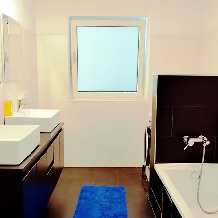 Flamind Mit Garten Und Grill *