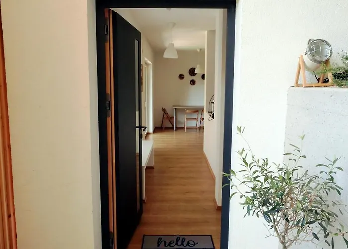 Flamind Mit Garten Und Grill *